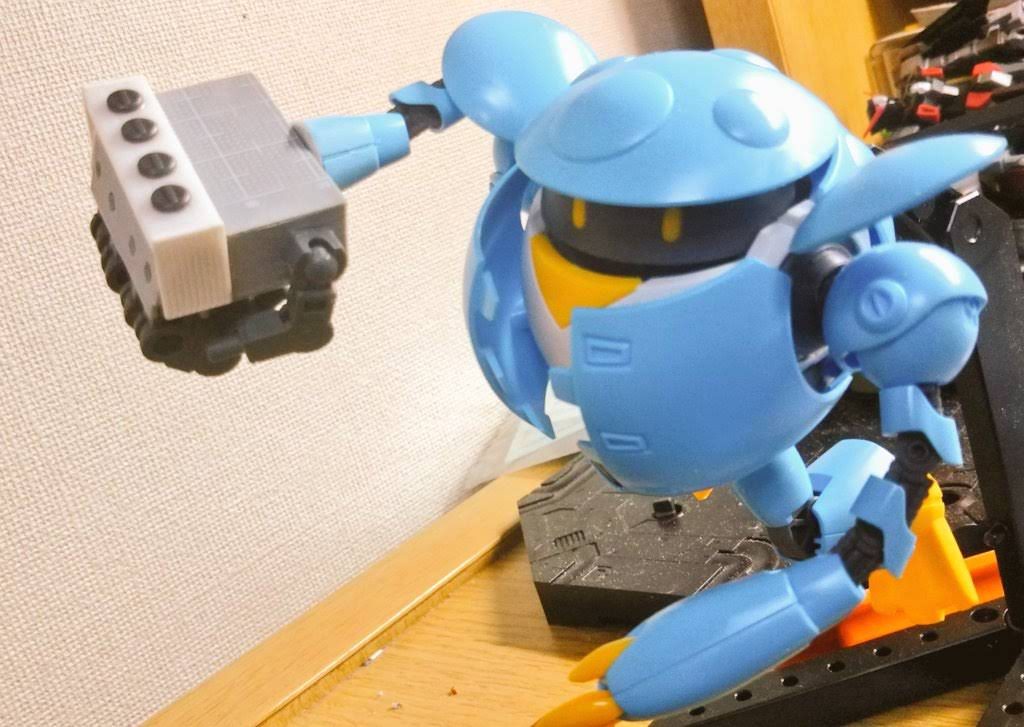 まだ角がついてない状態です。角は鉄血のオプションセットの斧を使いました。