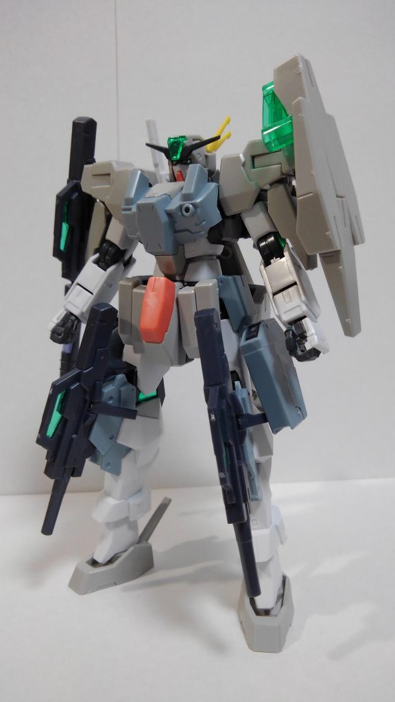 左肩にＧＮシールドビットを４基