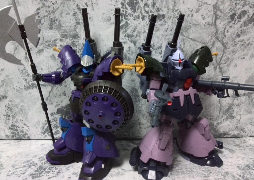 俺が最初にガンプラを改造し制作した

ギャントルーパー マーキスのジオン残党版として制作

改造は簡単でも
３機揃えば、味が出てくる