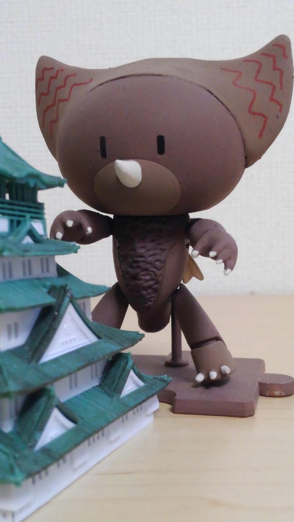 第1弾「ゴモラッガイ」まずは初代ウルトラマンに出てくる「古代怪獣ゴモラ」をお手軽に作ってみました。これが息子と嫁さんに大ウケ♪