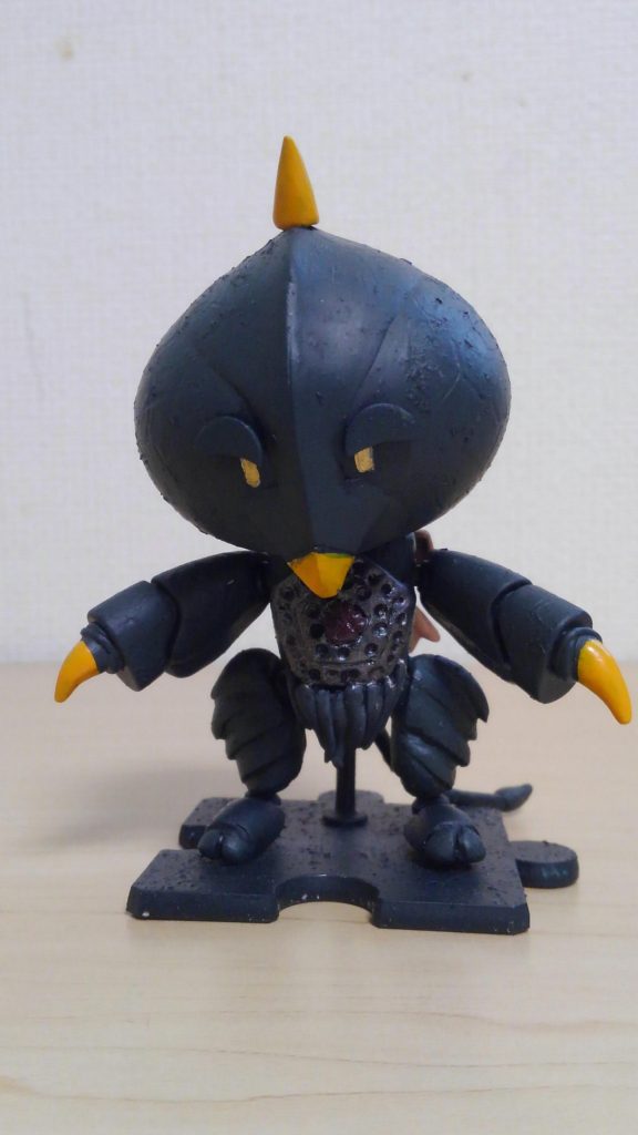 第3弾「べムスタッガイ」帰ってきたウルトラマンより「宇宙大怪獣べムスター」を製作。飛行ポーズが取れるように頭部と足首に可動部を入れました。手足は入れ替えて使ってみました。