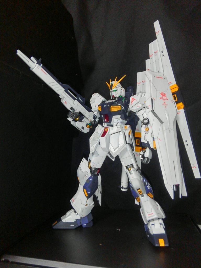 赤色部分はキャンディー塗装しています。
各部の塗り分けがハッキリするように濃淡をつけました。