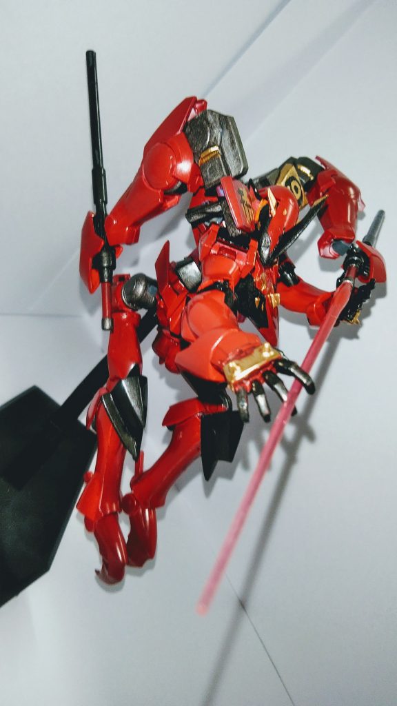 必殺技!
不安定な機体バランスを生かしたランダム飛行から、GNロッドの鋭い刺突でフィニッシュする『キスショットブレイク』
元ネタはビリヤードの映画から
……ただしダイバーランクが足りないため正式な登録が出来ていない「なんちゃって」である