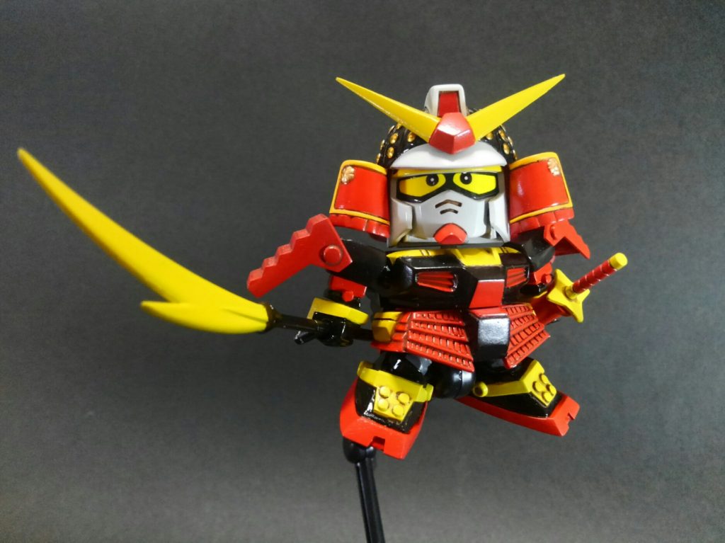 キットの箱の塗装見本を参考に、ツノや手足の各部は黄色で塗りました。