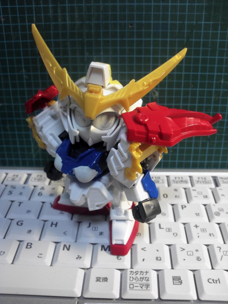 胸部装甲、最初はこれくらいだったのですが……。