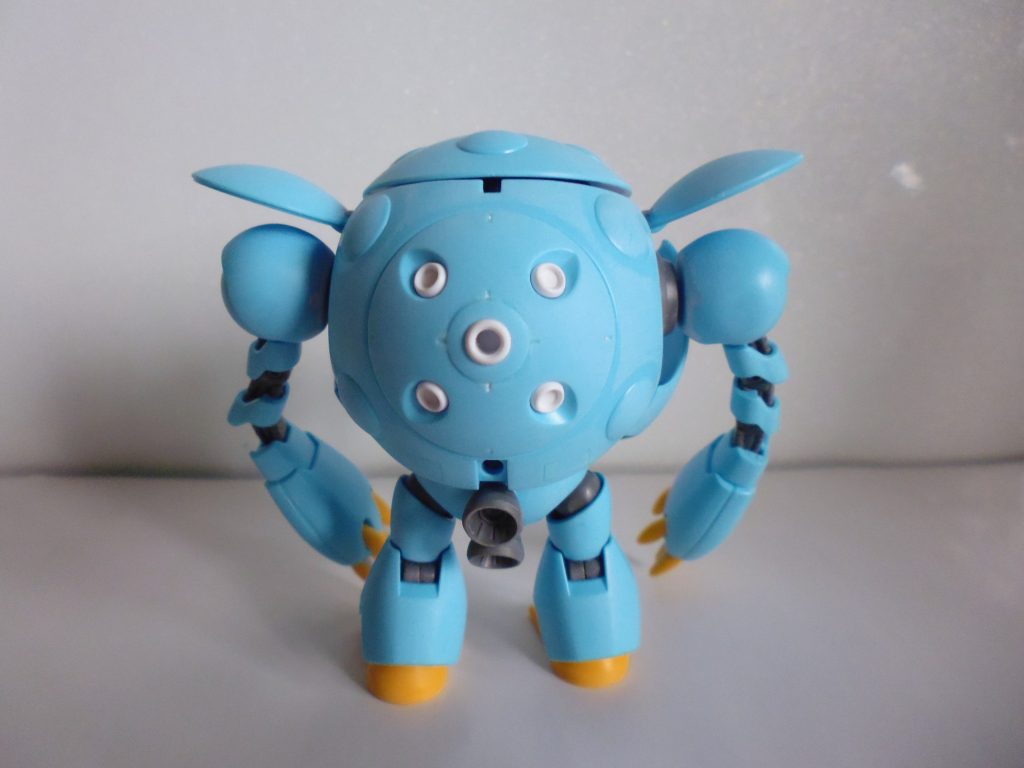 塗装前のバックです。可愛さ強化のためにメカっぽいディテールを消しています。