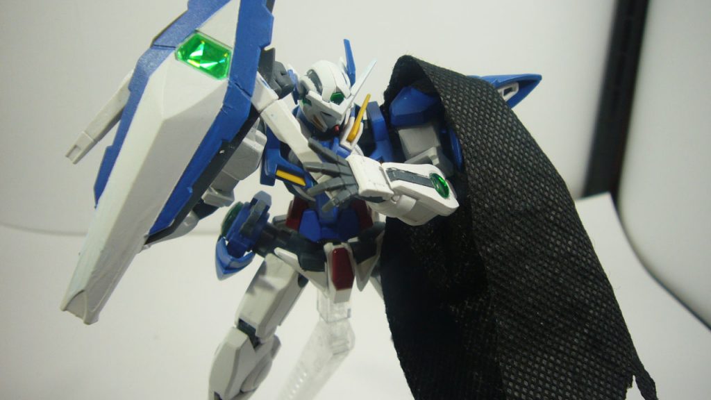 バインダーにはビームサーベルとGNブレイド、ビームガンを装備