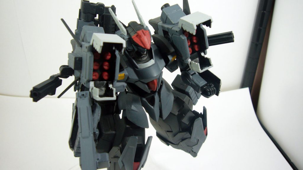 ミサイル全弾発射。アルトアイゼンぽさもある気がする