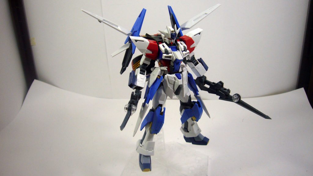 塗装前でも結構それっぽいカラーリングになってる