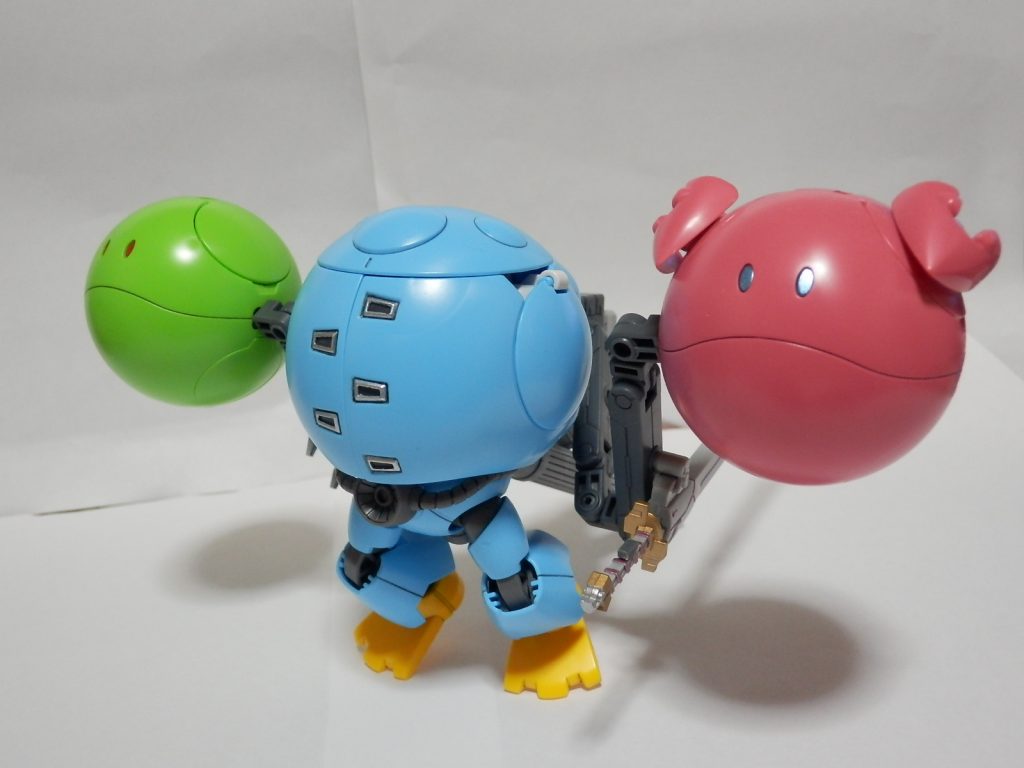 『丸まり三連星アタックル』
自らを質量弾頭とするフィニッシュモーション。
ハロウェポンズの張る物理干渉も可能なIフィールドの効果により、鉄壁の防御を持ちながらの安全な特効となる。
当たった相手は粉砕する。