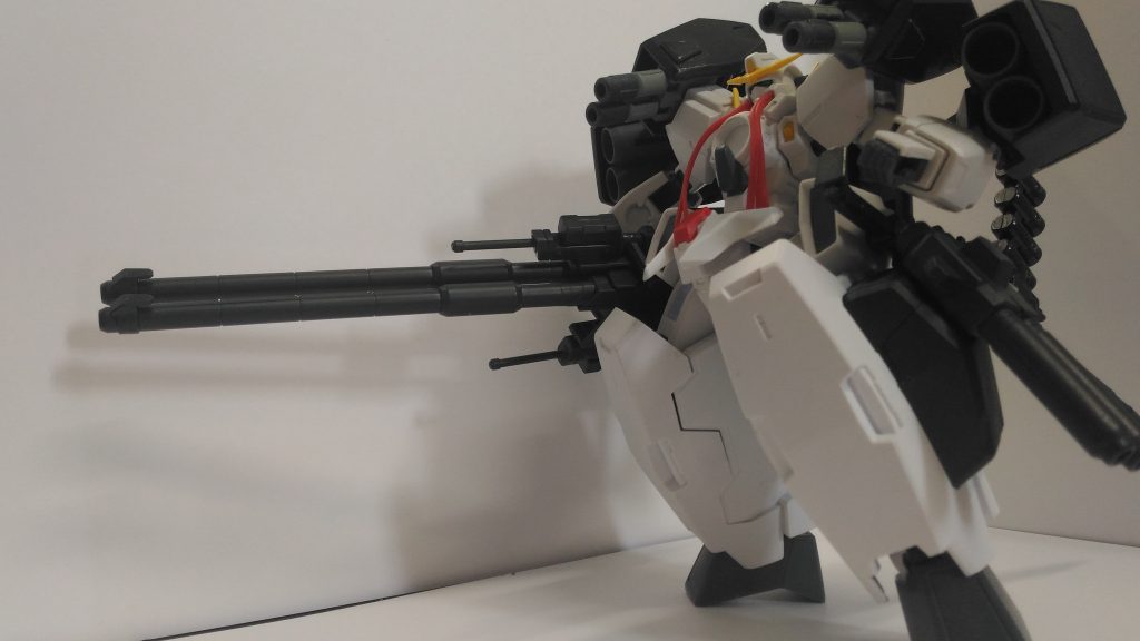 HGに積むには多すぎる武装量ですね。