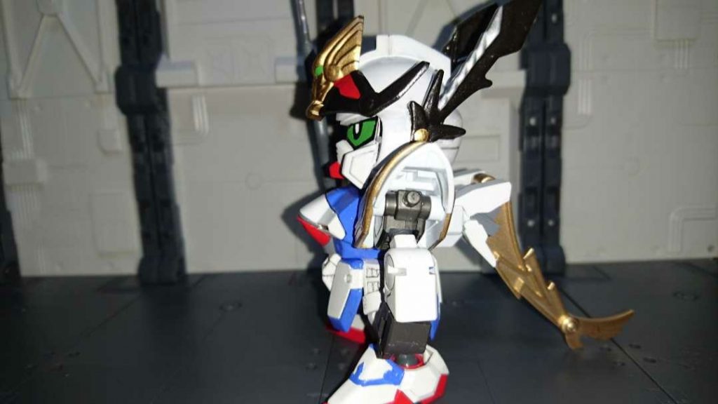 側面。バックパックはHGVに雷装張飛の竜尻尾をくっ付けたもの。