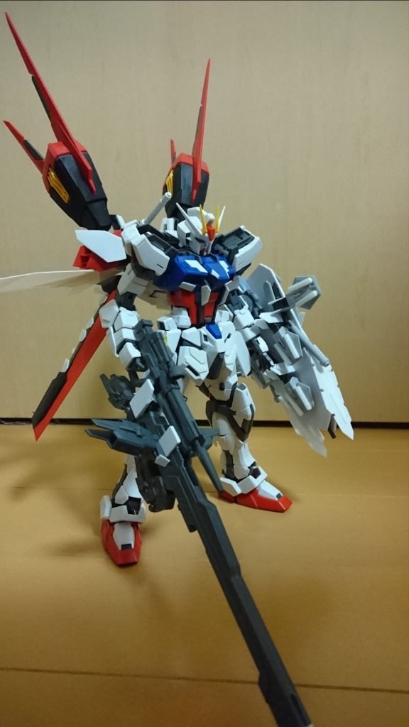 主にミキシングとプラ板自作で作成してます。飛行甲板が予想より重くなったためかなりバランス悪いです。