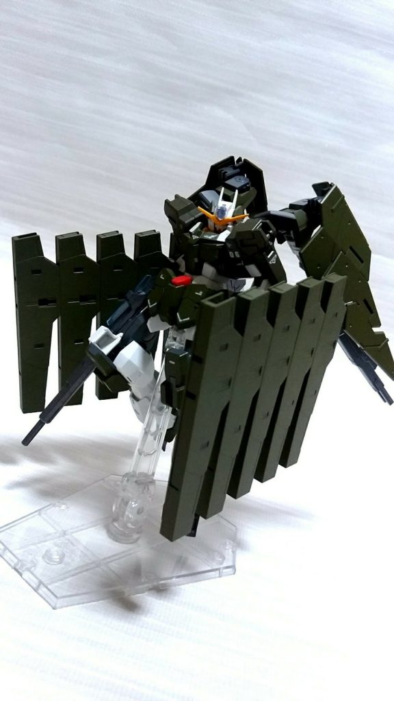 「何を企んでいようが、この先に行かせるわけにはいかねぇなぁ!」