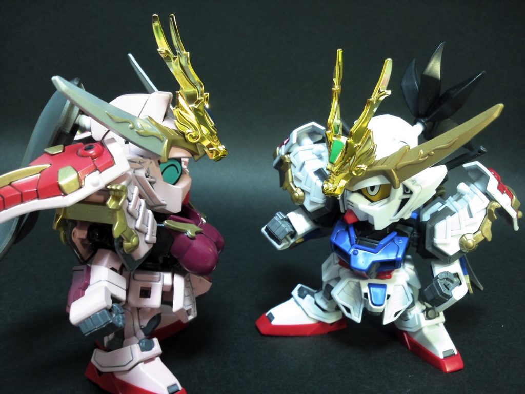 胸部を自慢するしょこたん。