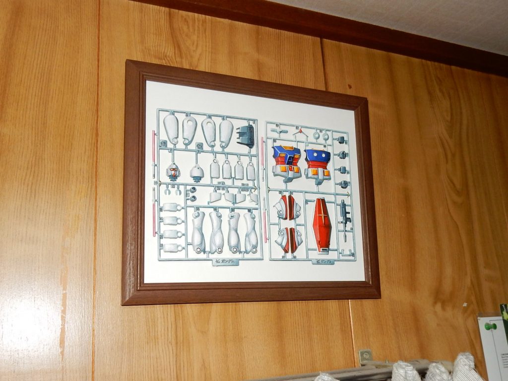 壁に掛けるとこんな感じ