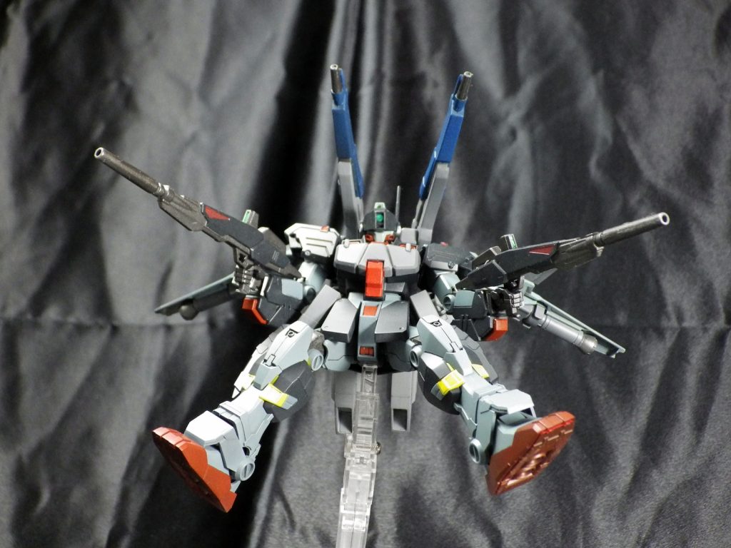 という脳内設定(妄想)の元に
製作した自分専用ガンプラです。