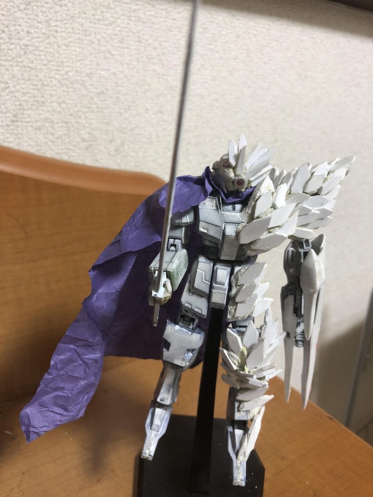 バックパックがいいのがなかったので、マントを付けてみました。