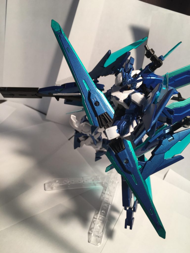 「Fドラグーン実体剣モード」
分割して２本にも、ドッキングして両刃にも