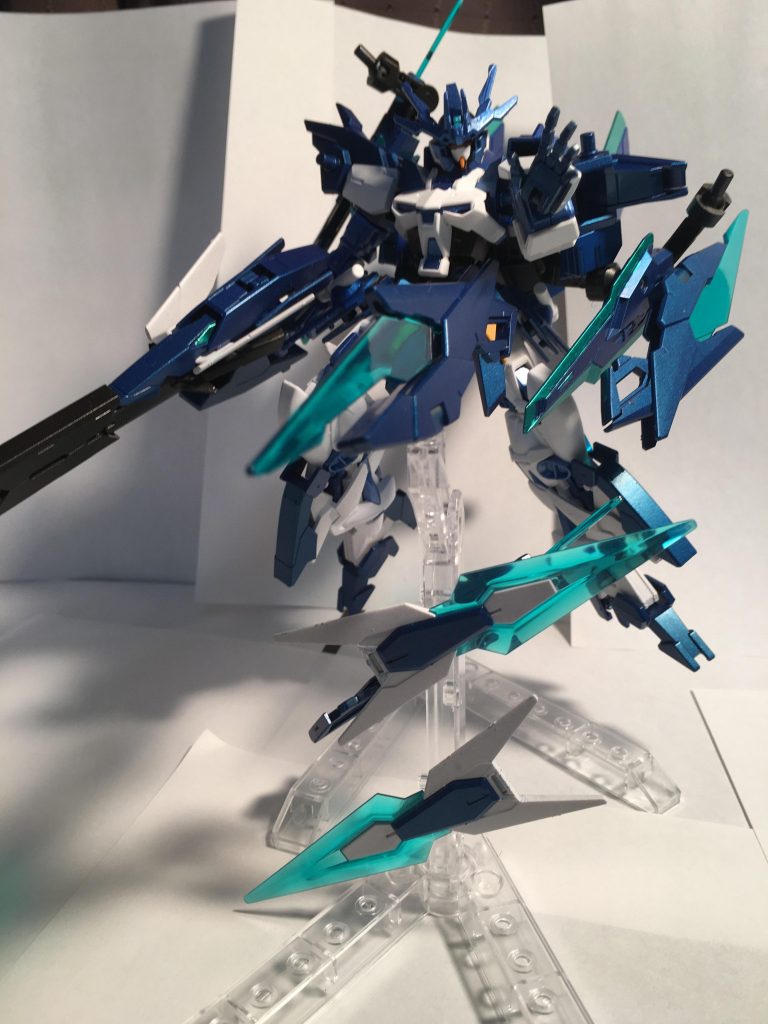 「Fドラグーン10機」10機によるフォーメーション攻撃とシグルシールドによる全方位防御、
シグルシールドはネオジムで取り外し可能です。