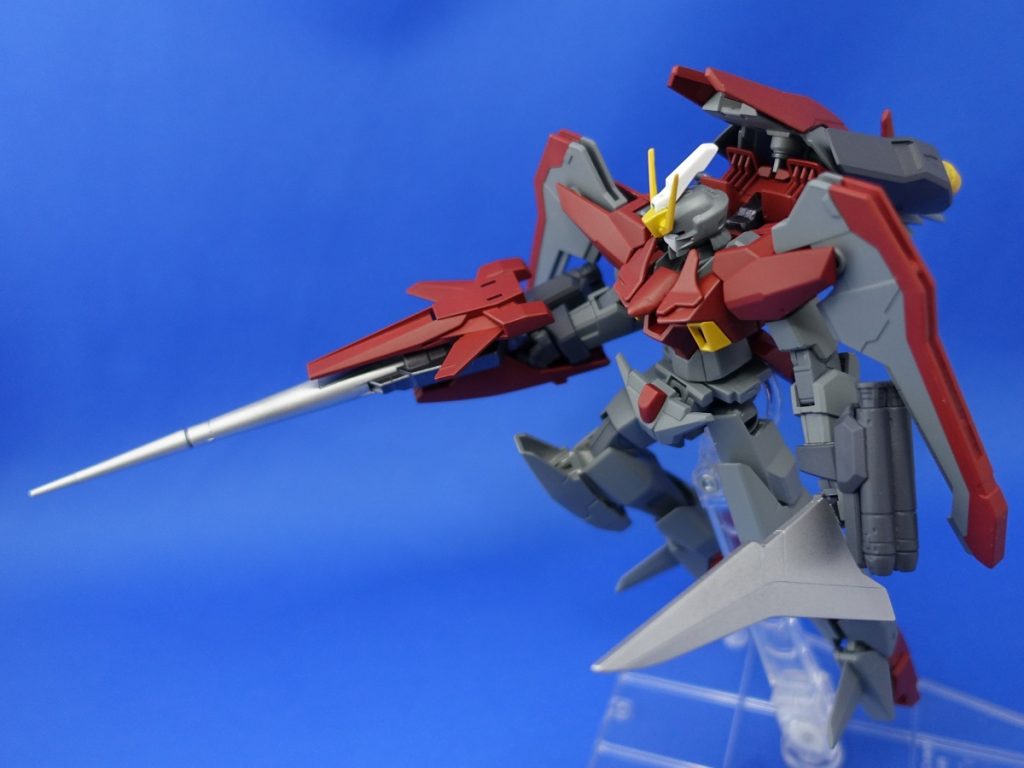 シールドブースターは背中に取り付け、推進力を集中。
ブレードも外して装備可能。