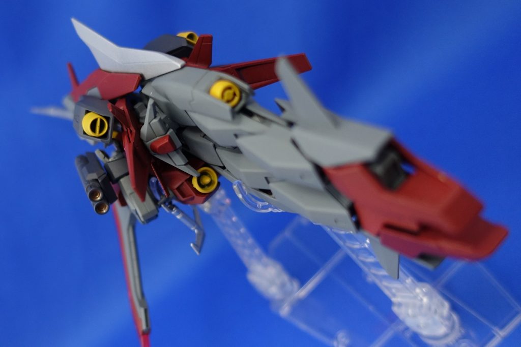 推進力を突撃全振りにした形態。