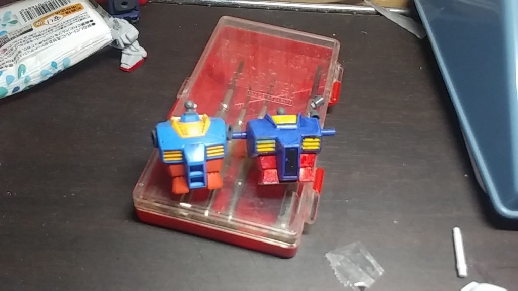 ガンダムの胴体と比べて。