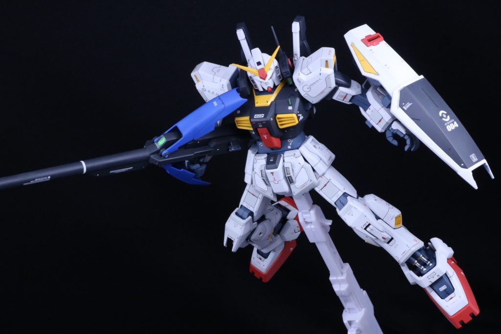 スーパーロボット大戦でお見掛けした携帯です。Gディフェンサーなど要らんですよって感じかな、、