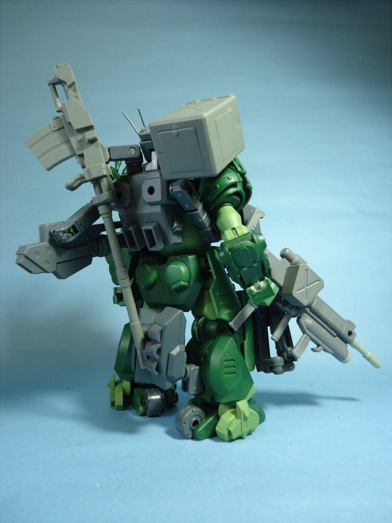 右斜め後ろ。トランプルリガー閉