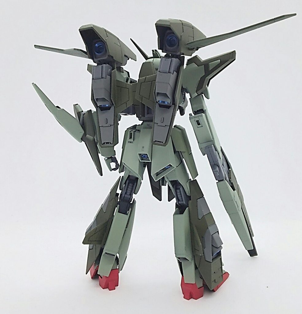 バーニア部はシルバーを下地にメタリックブルーで塗装．
バーニア下の目立つ空間もプラで埋めてディテールアップしました．