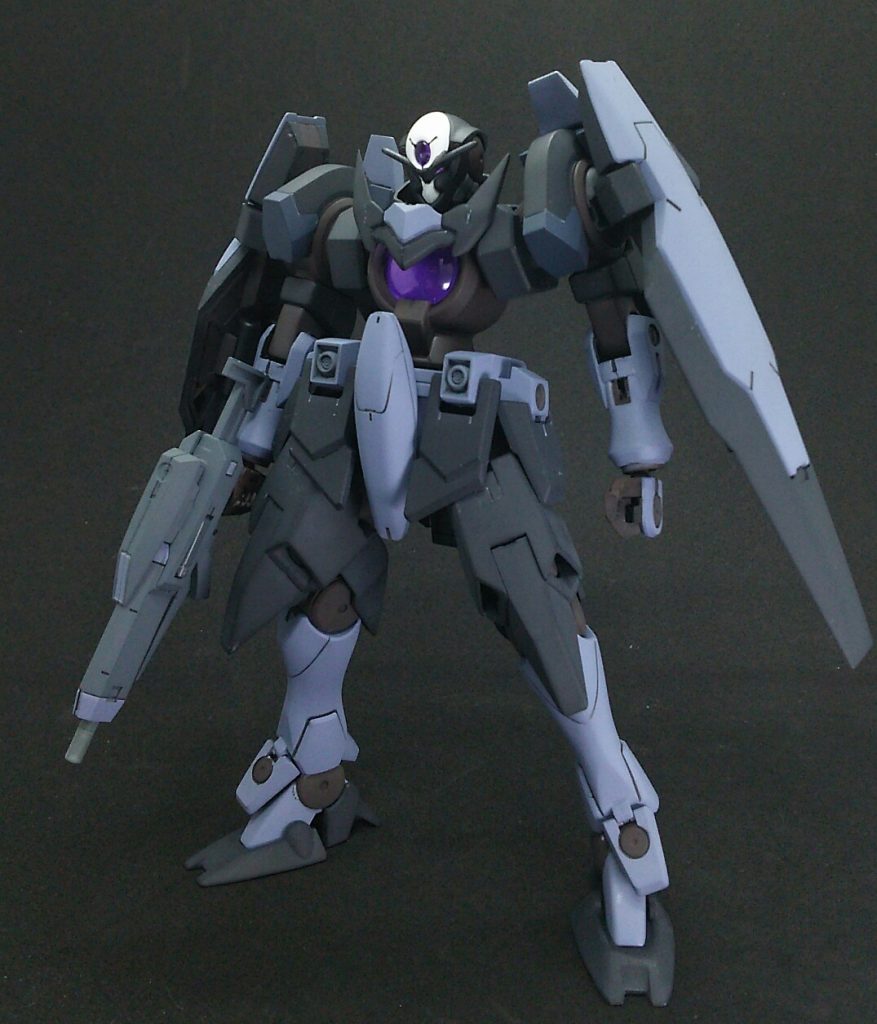 今回は全体をつや消しで仕上げました．
目立つ穴はパテで埋めました．