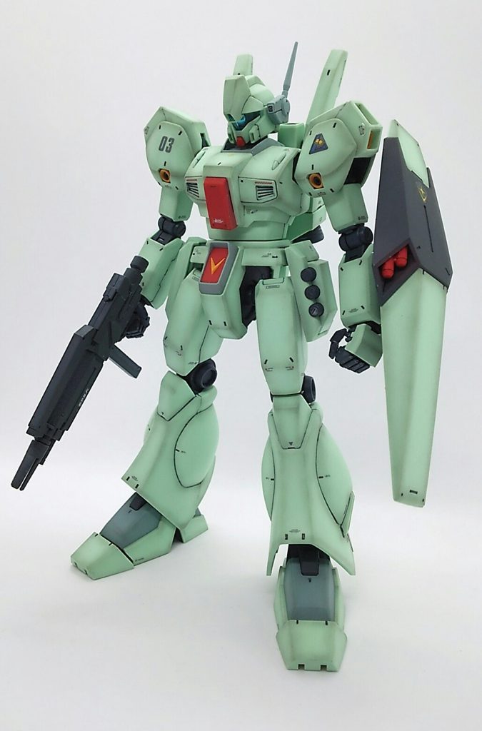 今回はゲート跡処理は徹底的にしましたが，大きな工作はしてません．
全体に軽くシャドウを噴き，つや消し仕上げです．