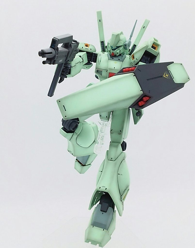 シンプルな機体ですが流石ジェガン．
ポージングが決まりますね．