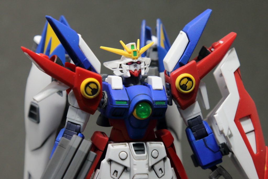 カメラアイは趣味でピンクにしました。ちょっと感じが変わります。