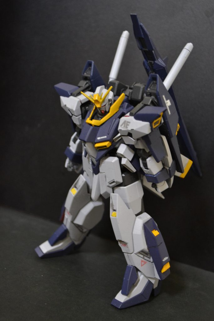 全体のカラーリングはプロトタイプZZを参考にしました。
フロントアーマーはリゼル、腰のサイドアーマーはフルアーマーZZのパーツをくっつけて作りました。