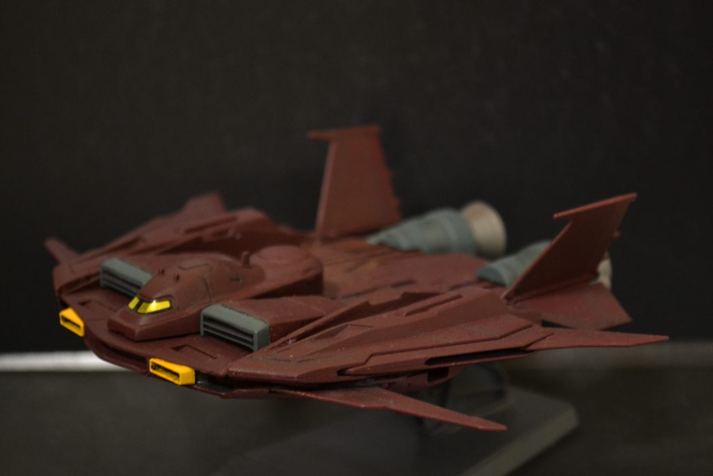 実はジングフ本体以上に気に入っているのがこのドダイⅢ。ベースジャバーを切った貼ったしたものに、Zガンダム、バウ、Gアーマーの翼をつけただけですが、それっぽい雰囲気が出てるかと思います。本体と同様ジオンっぽいカラーリングにしました。