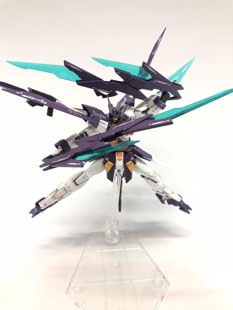 キョウヤはこれを二刀流で振り回して、「射撃を防ぎながら接近し、攻撃する」という操縦を得意としている。