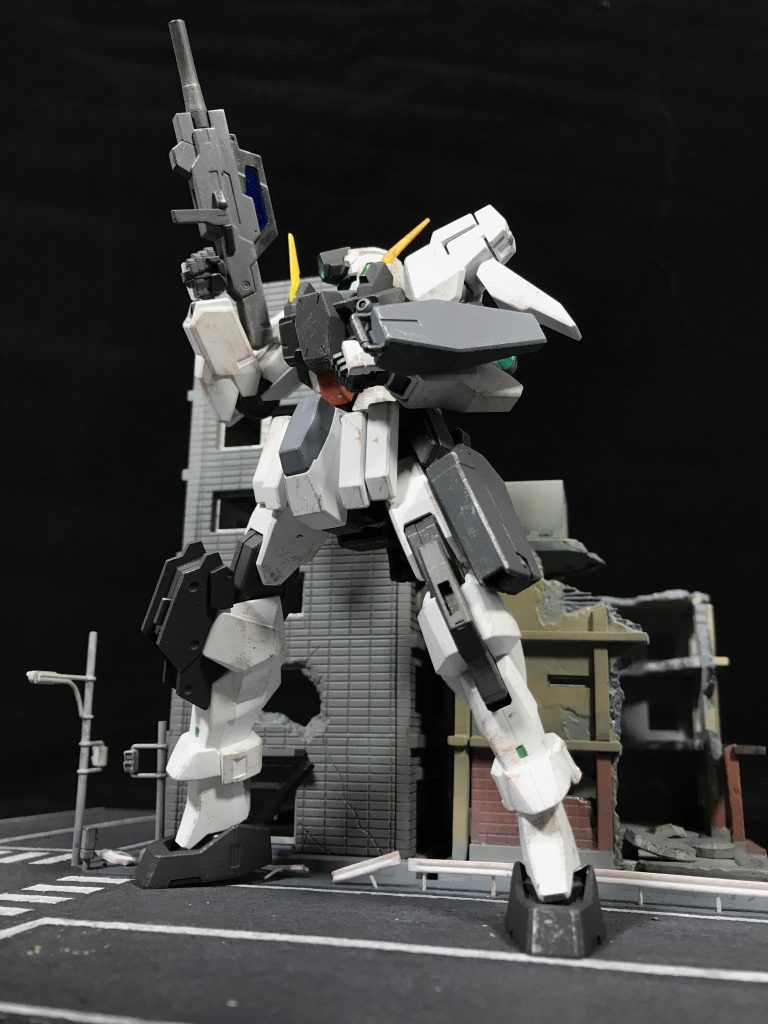 ## [自律行動]
セラディムにはハロが4機搭載されており、トライアルシステムの影響下にない状態であっても無人での自律行動、連携行動を可能としている。