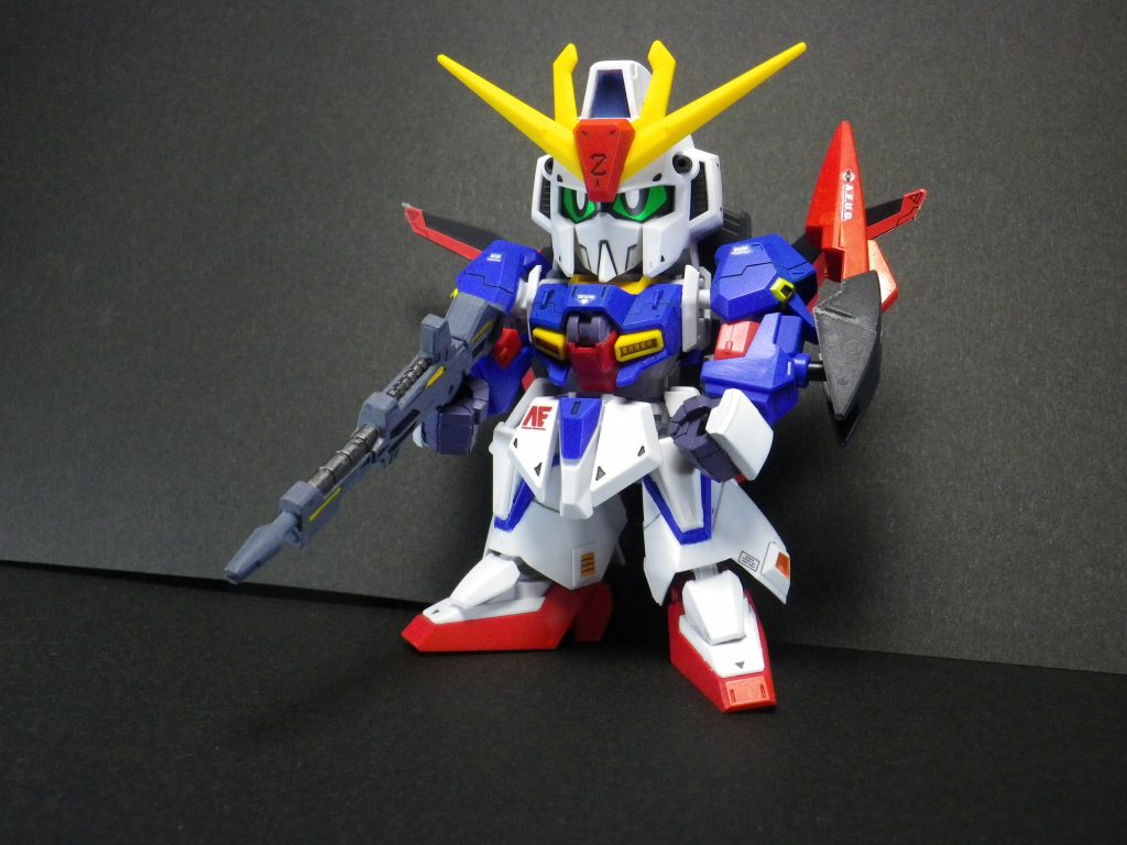 正面から
背中が重くて倒れやすいです。
足裏の肉抜きにパテでも入れればよかったかなあ。