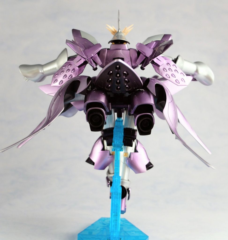 ファンネル展開を後ろから。