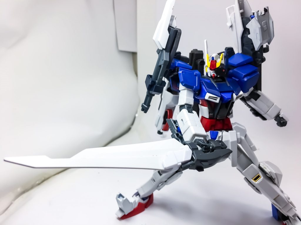 ## 武装
*ウィングスカイソード*
ギャラクシーブースターのウイングをソードにしました。
刀身は3ミリ接続なので、取り外すことも可能です。