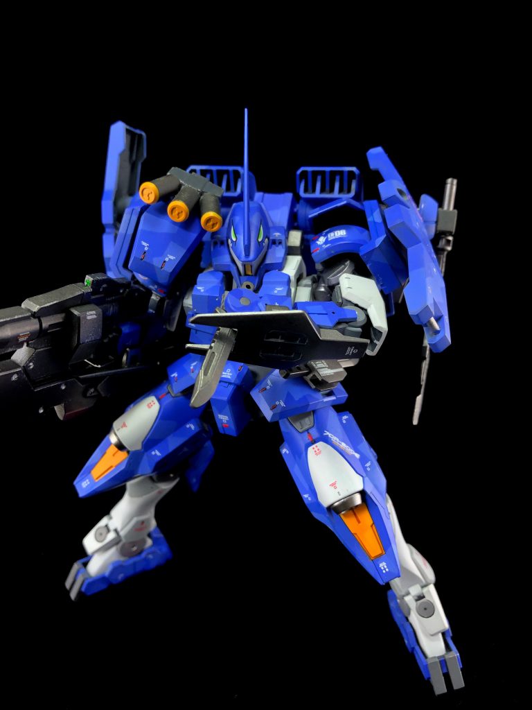 アサルトナイフ装備してファイティングポーズ