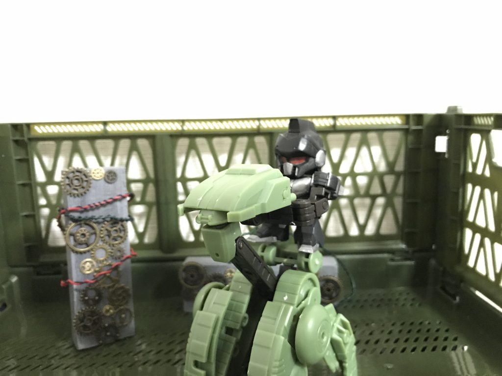 ガシャプラ用にねこぶそうのパーツを寄せ集めたバイク風ののりもの