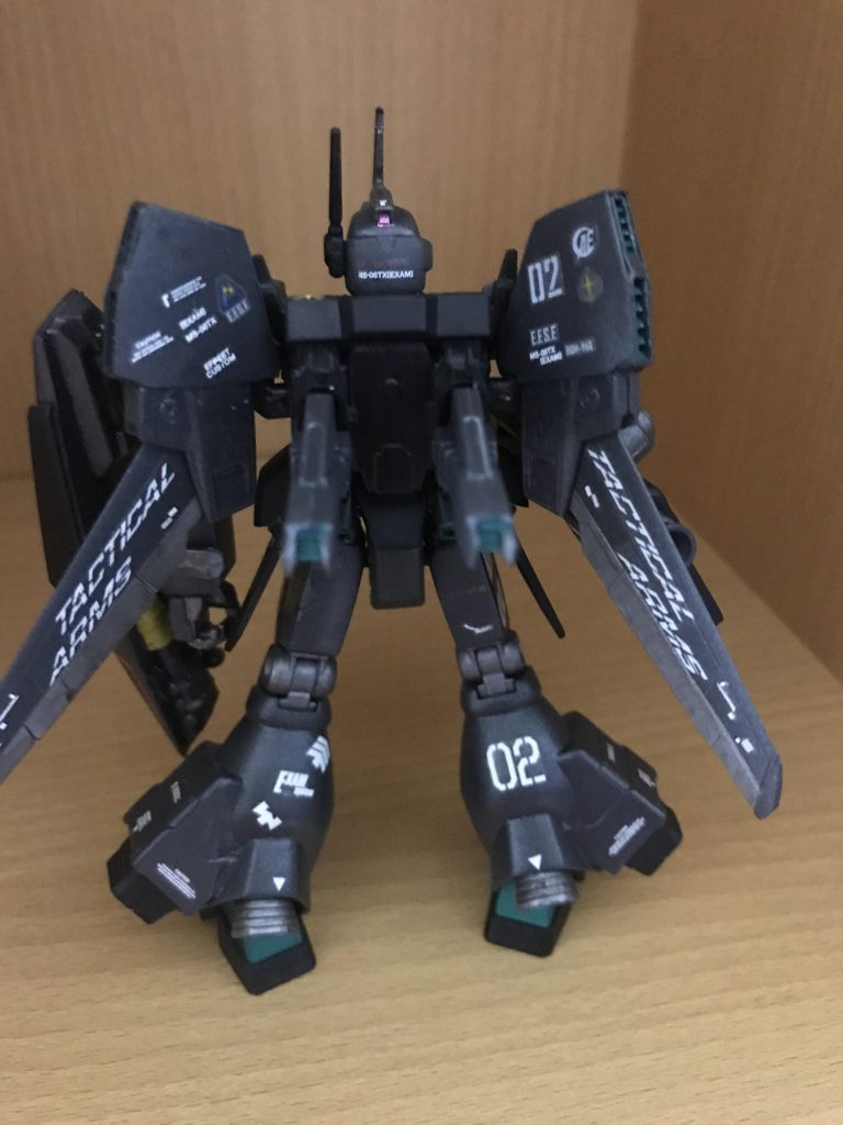 後ろ姿
改造ポイントとしては機体制御を重きに置いて作成しました