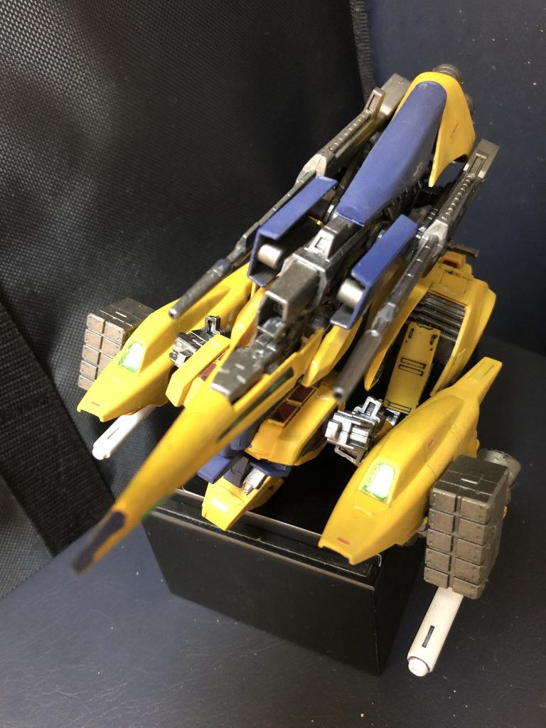 この形態では防御力に優れる為、本機の目的のひとつである支援・撹乱に適しており、戦闘中は基本的にこちらの形態を取る。MA時の主な武装はアームビームカノン2基、ミサイルポッド2基である。なお、ミサイルポッドは攻撃用の他、ミノフスキー拡散チャフ、煙幕などと、やはり支援・撹乱に使用される物を装備する。