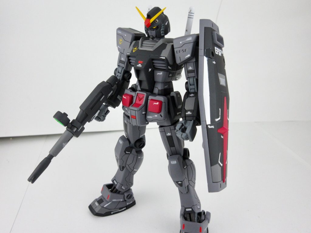 連邦の白い悪魔と呼ばれるガンダムを、黒い悪魔にしてみました。