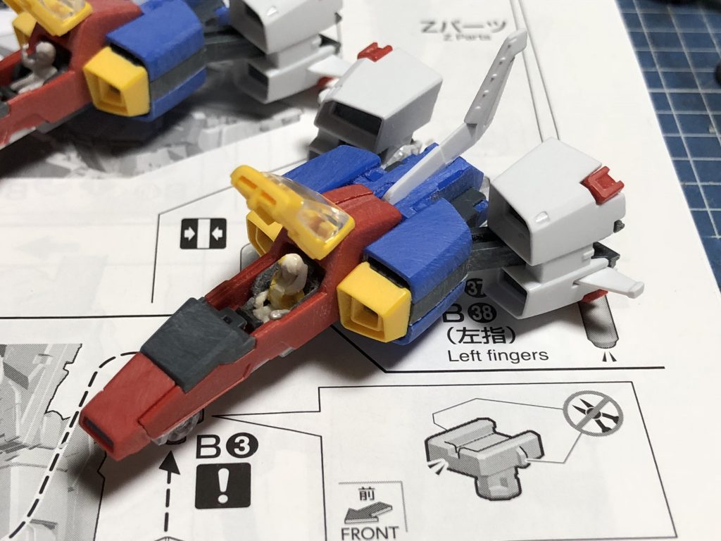 ルーは同スケールのヒイロをベースに改造しました。