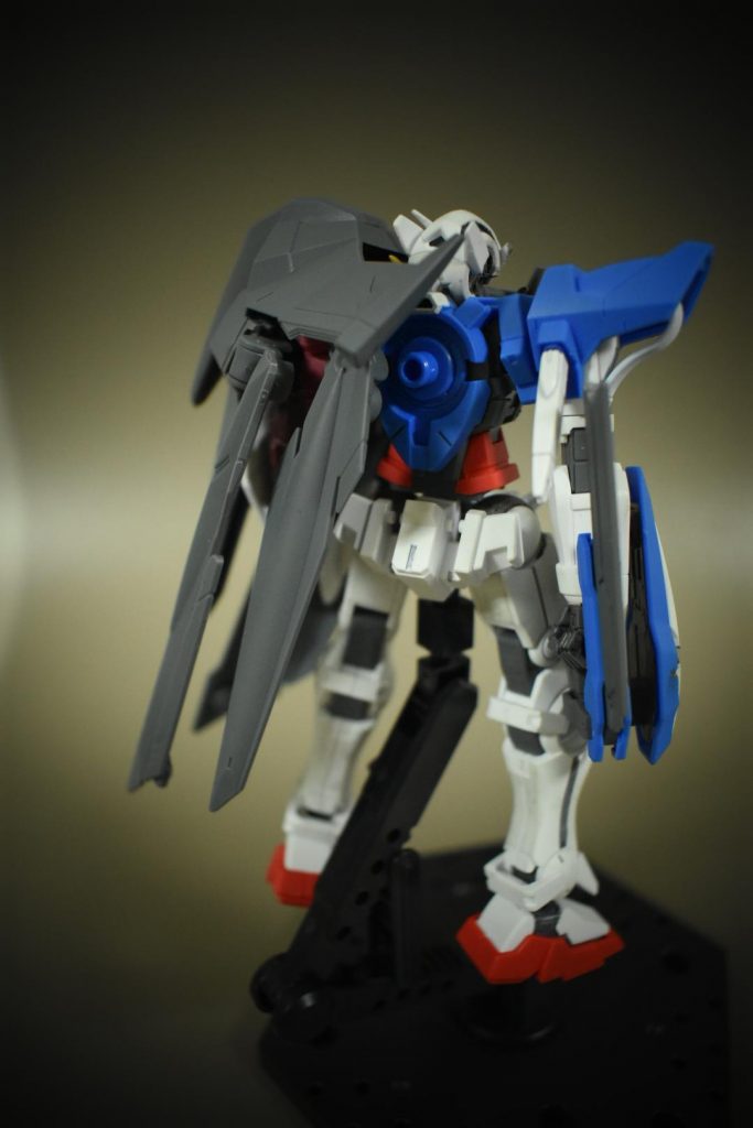 ここであまり見られてはマズいネタバラシこのアイデア、実はエクシアの太陽炉が干渉してそのままでは装着できないというオチ