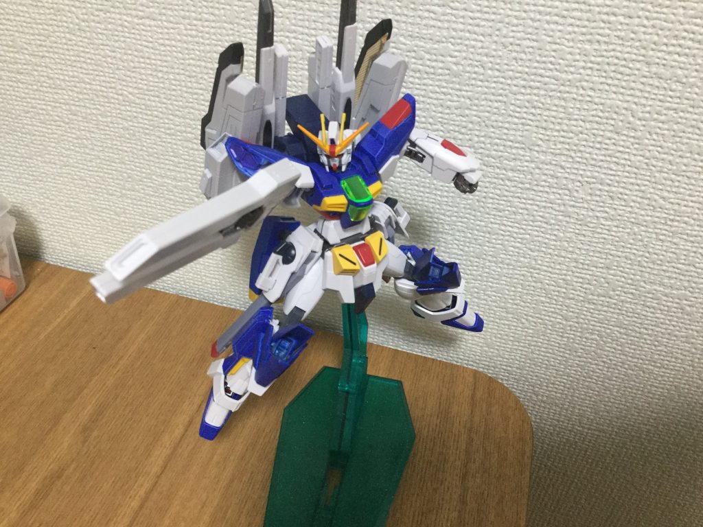 サテライトライフル
DXのツインサテライトキャノンを小型携帯火器にしたもの
威力は減少したものの連射性に優れている。