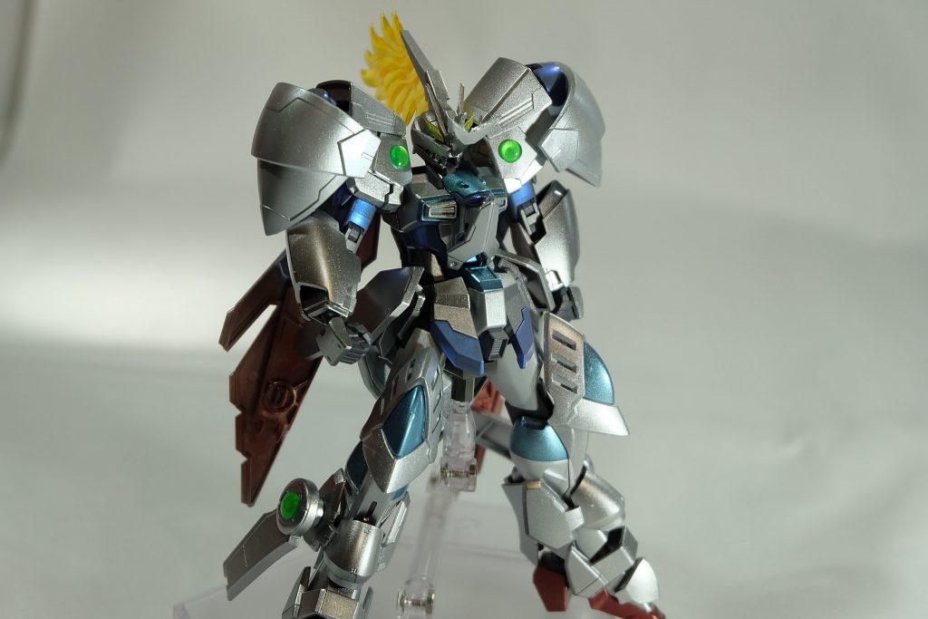 実際は飾ってるとかなり主張が激しいですね。ピカピカですし。